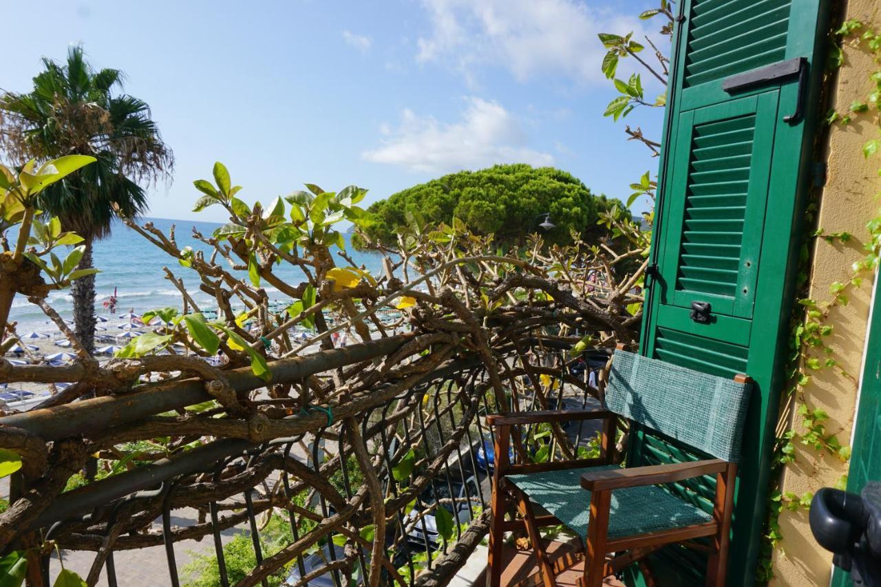 Hotel Beau Rivage Alassio Exterior photo