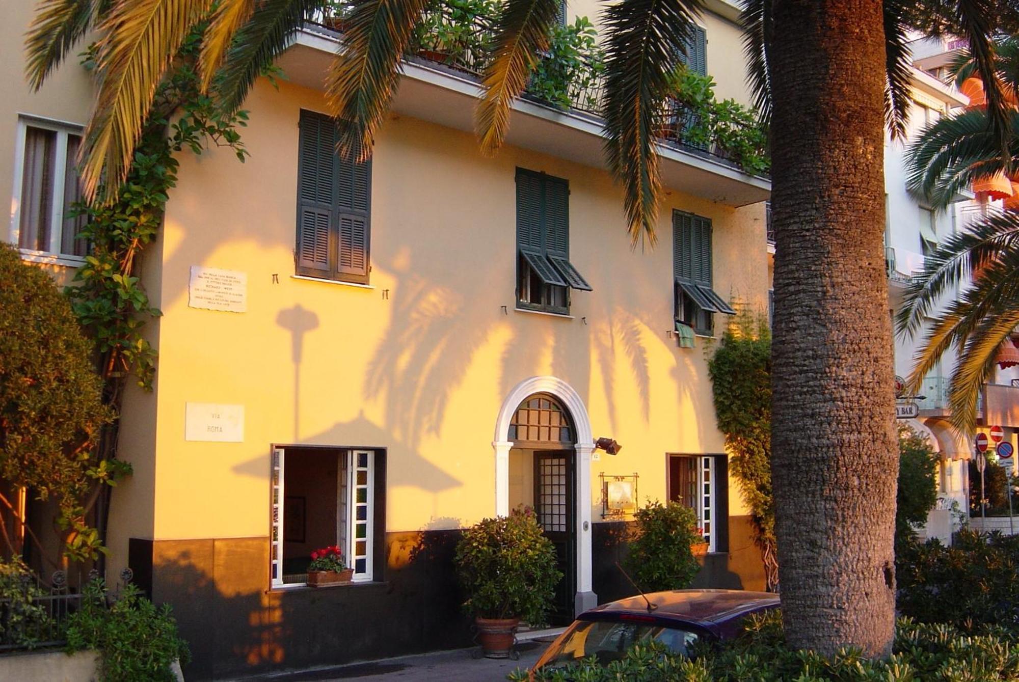 Hotel Beau Rivage Alassio Exterior photo